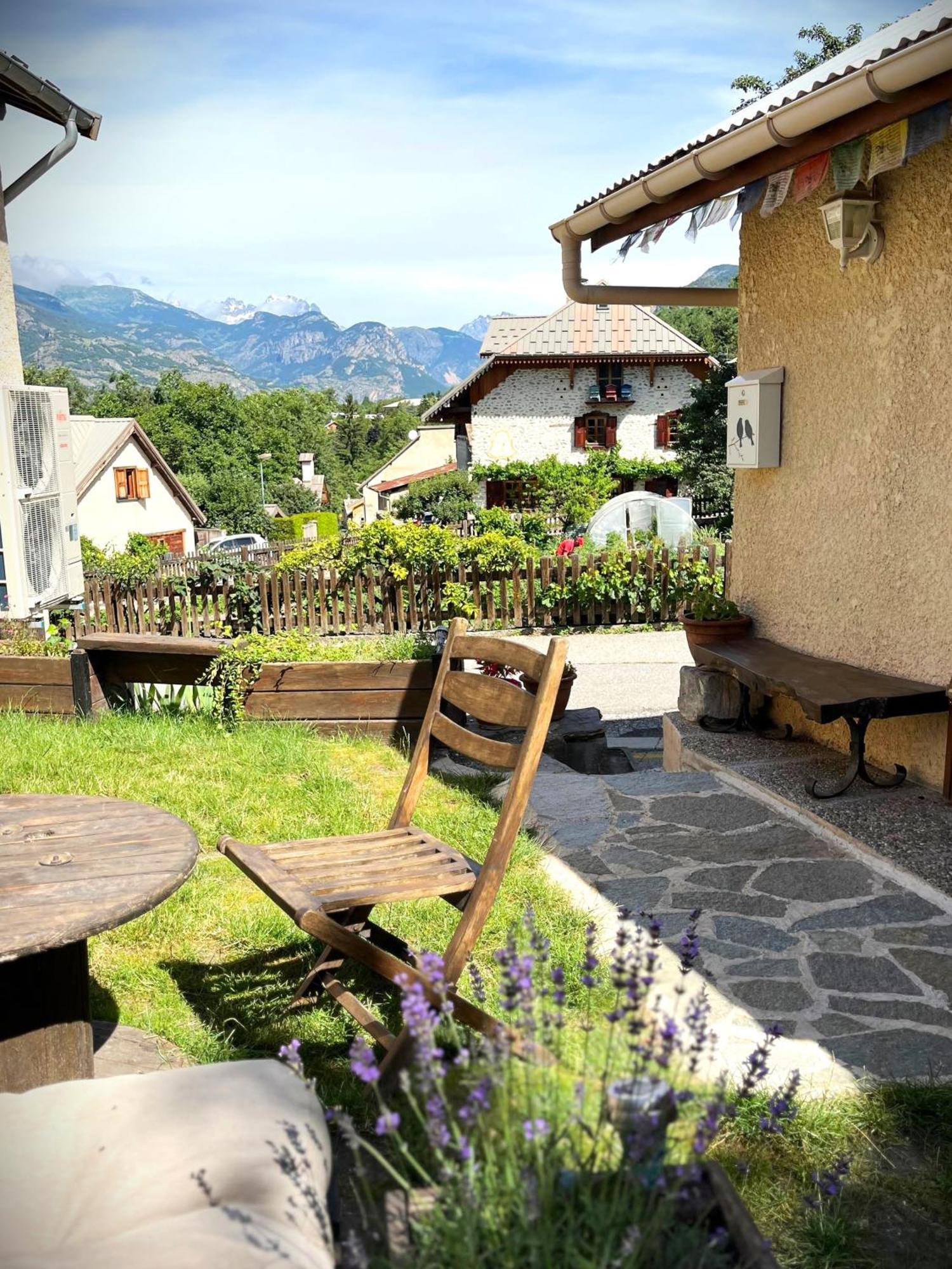 Cozy Mini House With Beautiful Views Apartment Eygliers Bagian luar foto