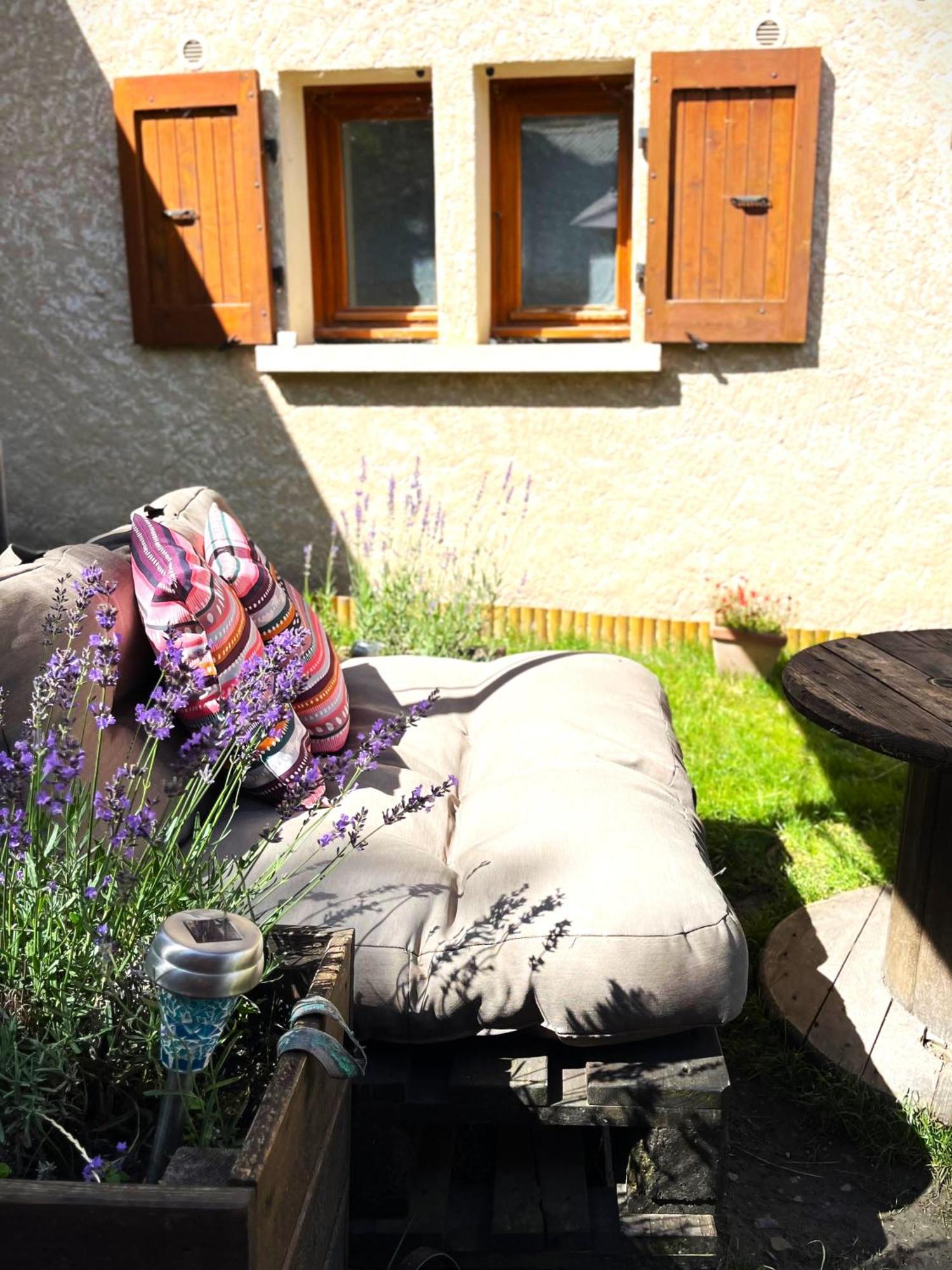 Cozy Mini House With Beautiful Views Apartment Eygliers Bagian luar foto