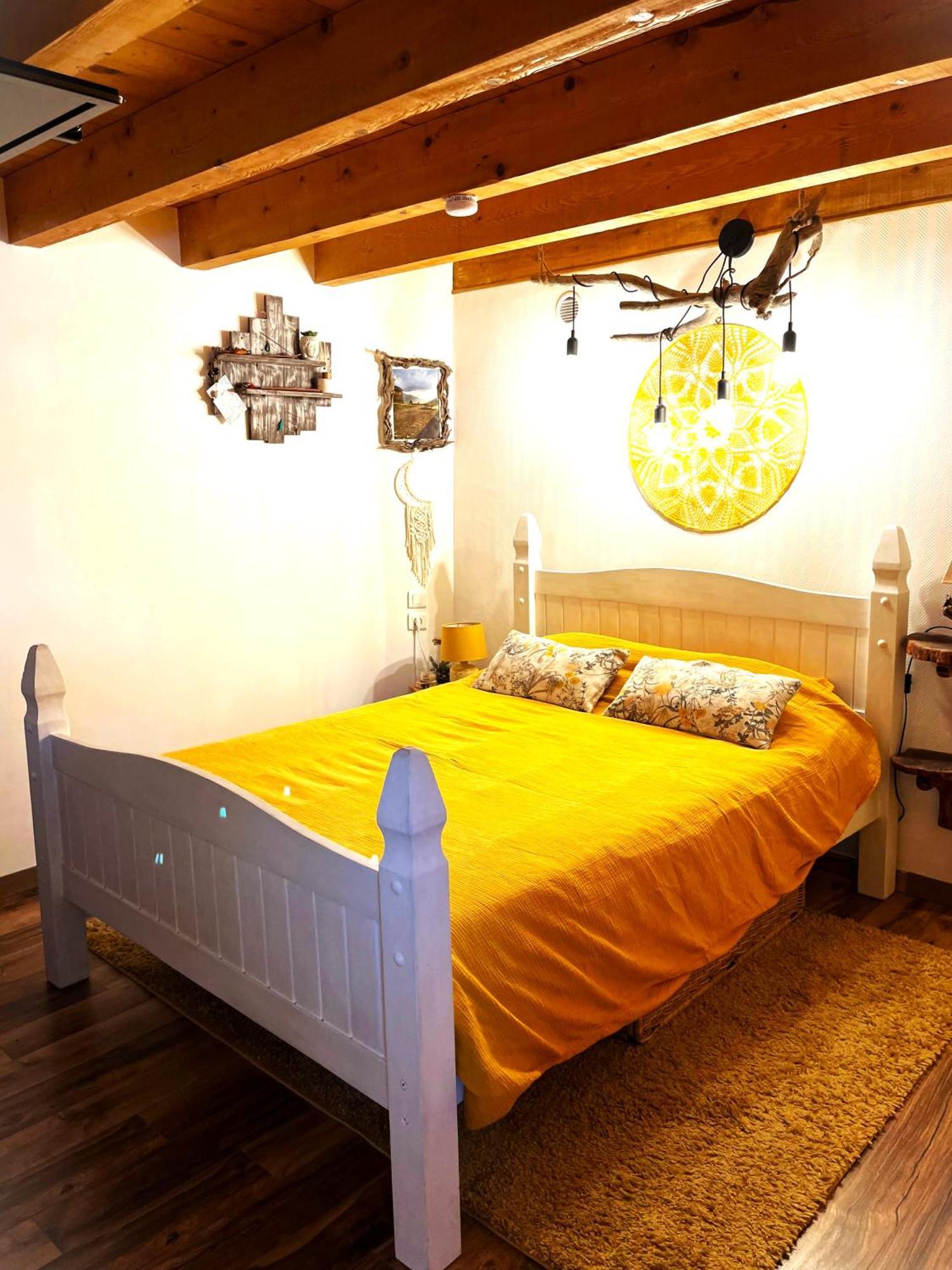 Cozy Mini House With Beautiful Views Apartment Eygliers Bagian luar foto