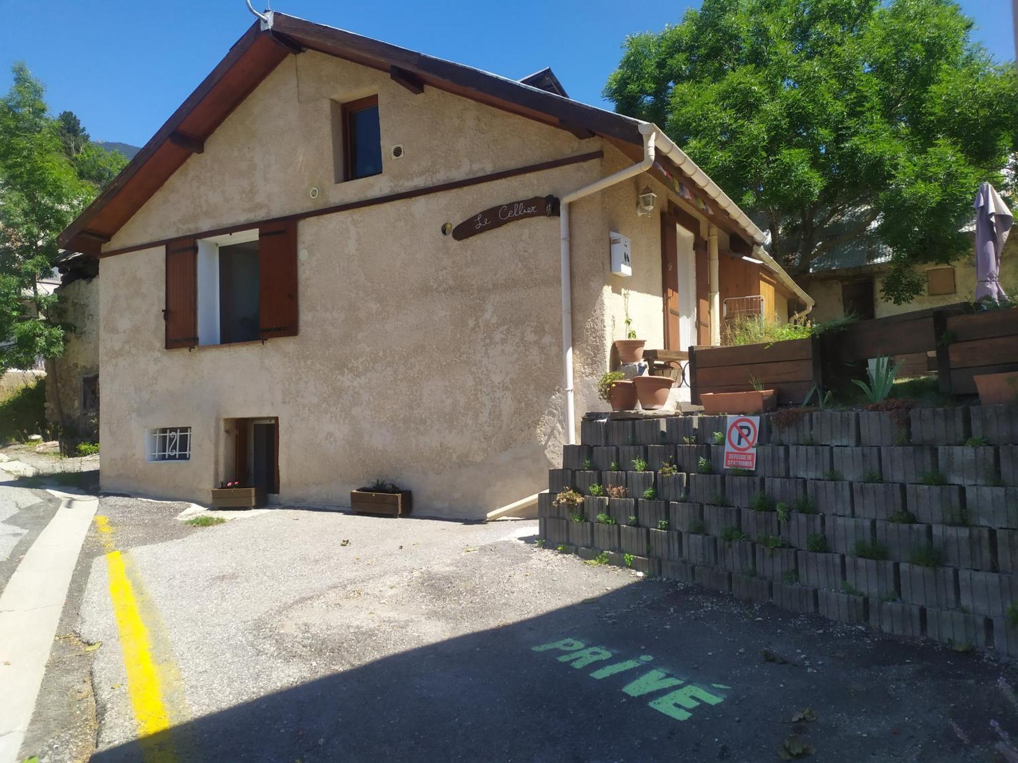 Cozy Mini House With Beautiful Views Apartment Eygliers Bagian luar foto